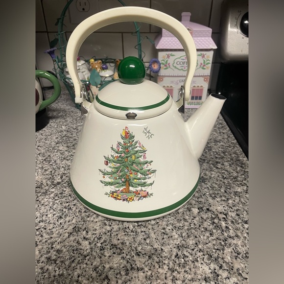 Spode Christmas Tree Kettle - Picture 5 of 7